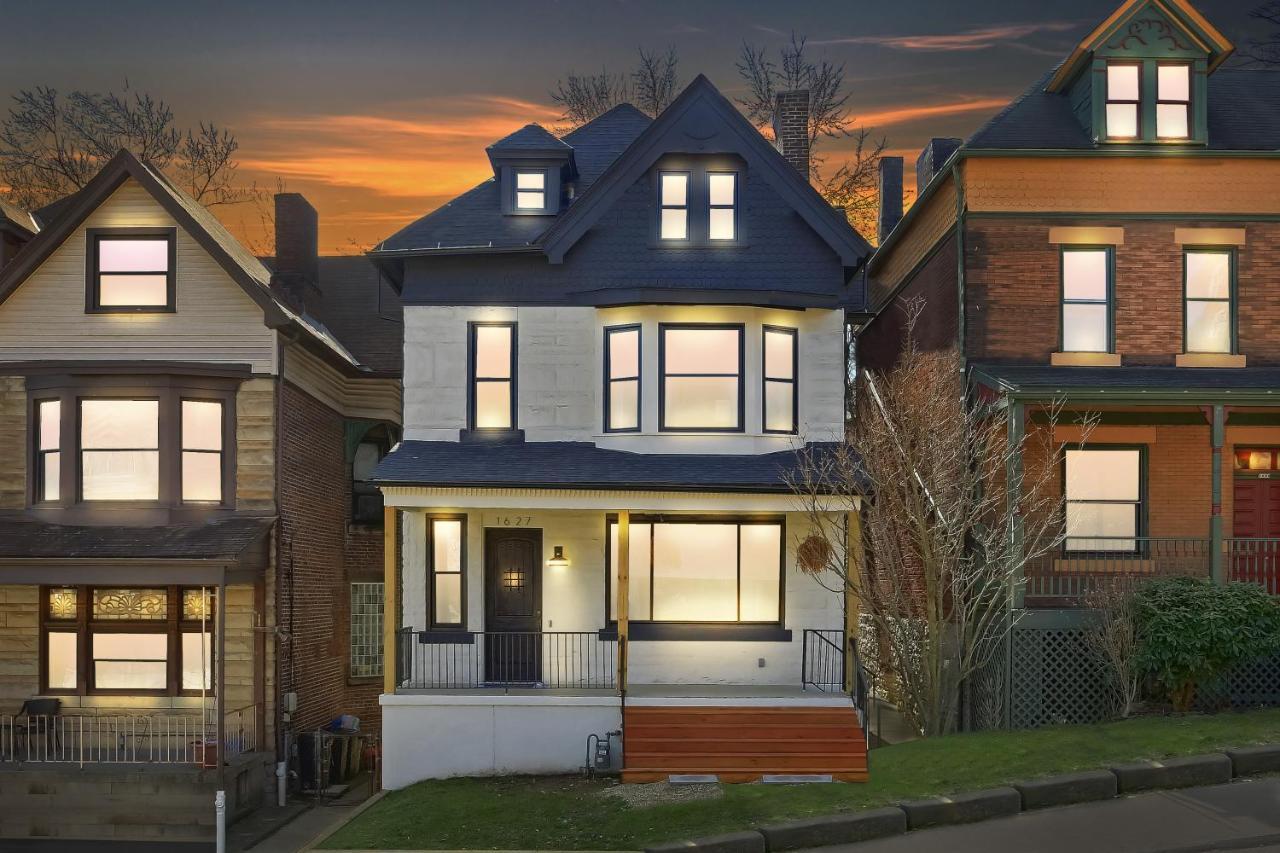 Newly Renovated Victorian Gem Perfect Space For Family Vacations! Pittsburgh Exterior foto