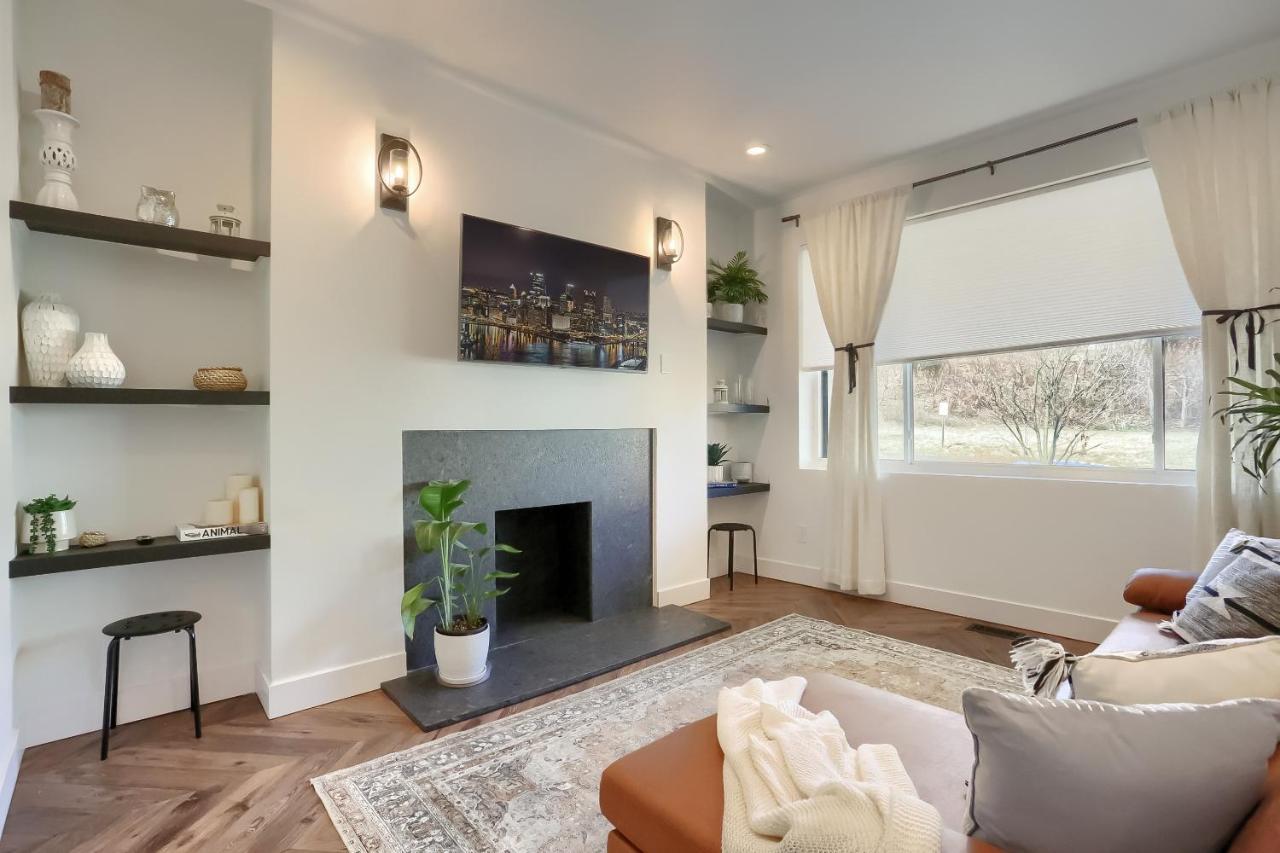 Newly Renovated Victorian Gem Perfect Space For Family Vacations! Pittsburgh Exterior foto