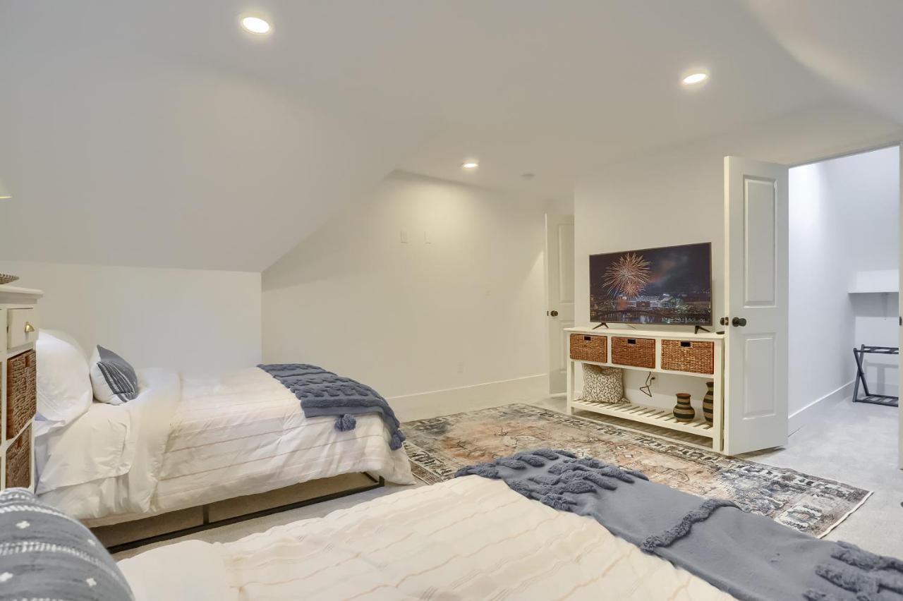 Newly Renovated Victorian Gem Perfect Space For Family Vacations! Pittsburgh Exterior foto
